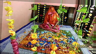 Hottest bhabhi transparent saree