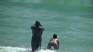 Massage nude in beach